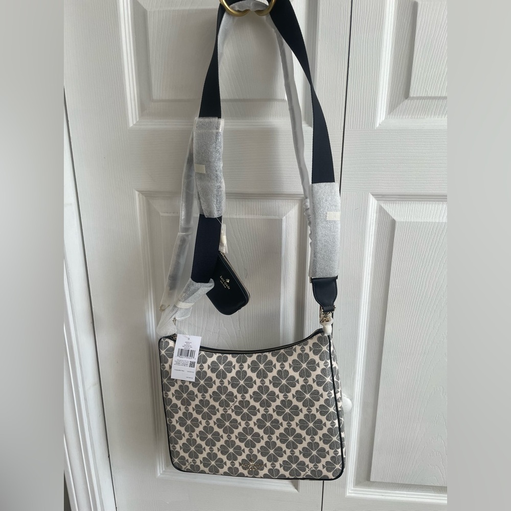 Kate Spade flower large crossbody with pouch - Picture 2 of 8